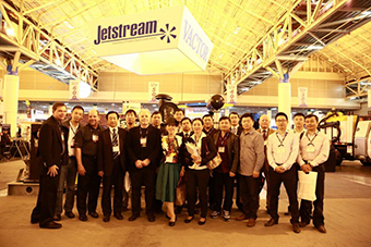 jetstream周瑞福合影縮小.jpg