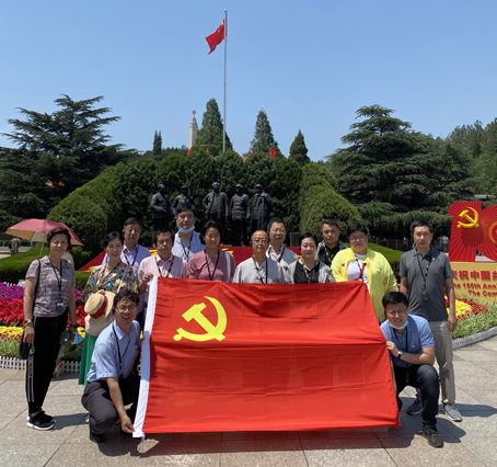 2021年西柏坡五大書記銅像合影縮小.jpg 2021年西柏坡五大書記銅像合影縮小.jpg